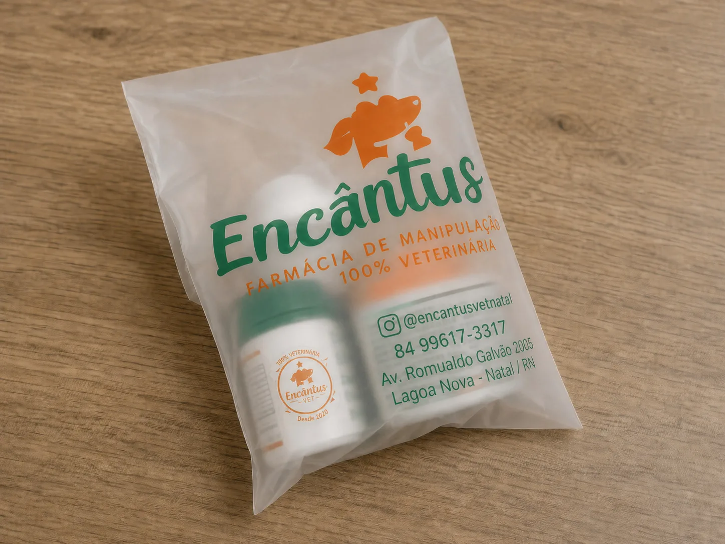 Embalagem da Encantus Vet com medicamentos personalizados
